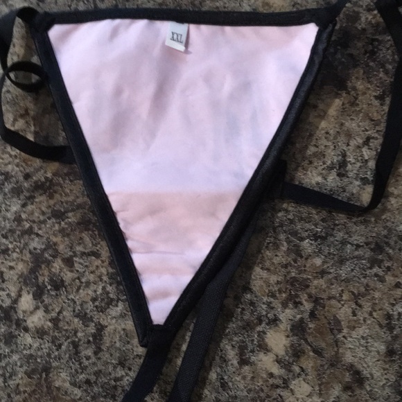 New Pink and Black Lace Corset With G-String Panty - Picture 10 of 13